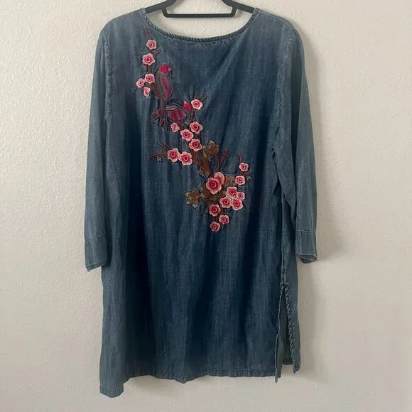 Soft Surroundings Sz L 100% Tencel Embroidered Back Chambray Tunic Top Soft Boho - Picture 4 of 11